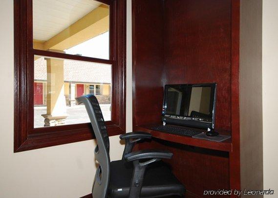 Econo Lodge Newton Facilities photo
